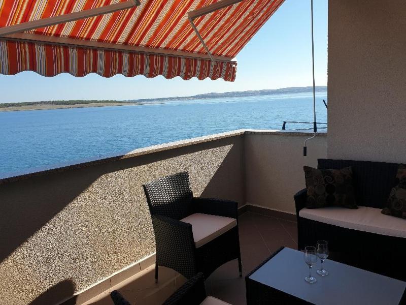 Summertime Apartmani Povljana Dış mekan fotoğraf