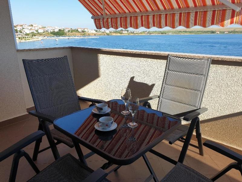 Summertime Apartmani Povljana Dış mekan fotoğraf
