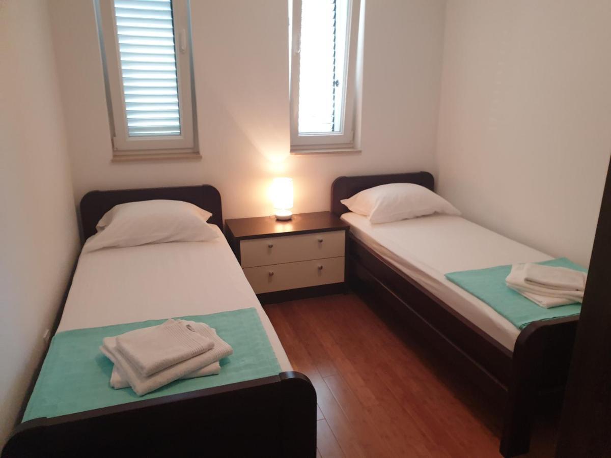 Summertime Apartmani Povljana Dış mekan fotoğraf